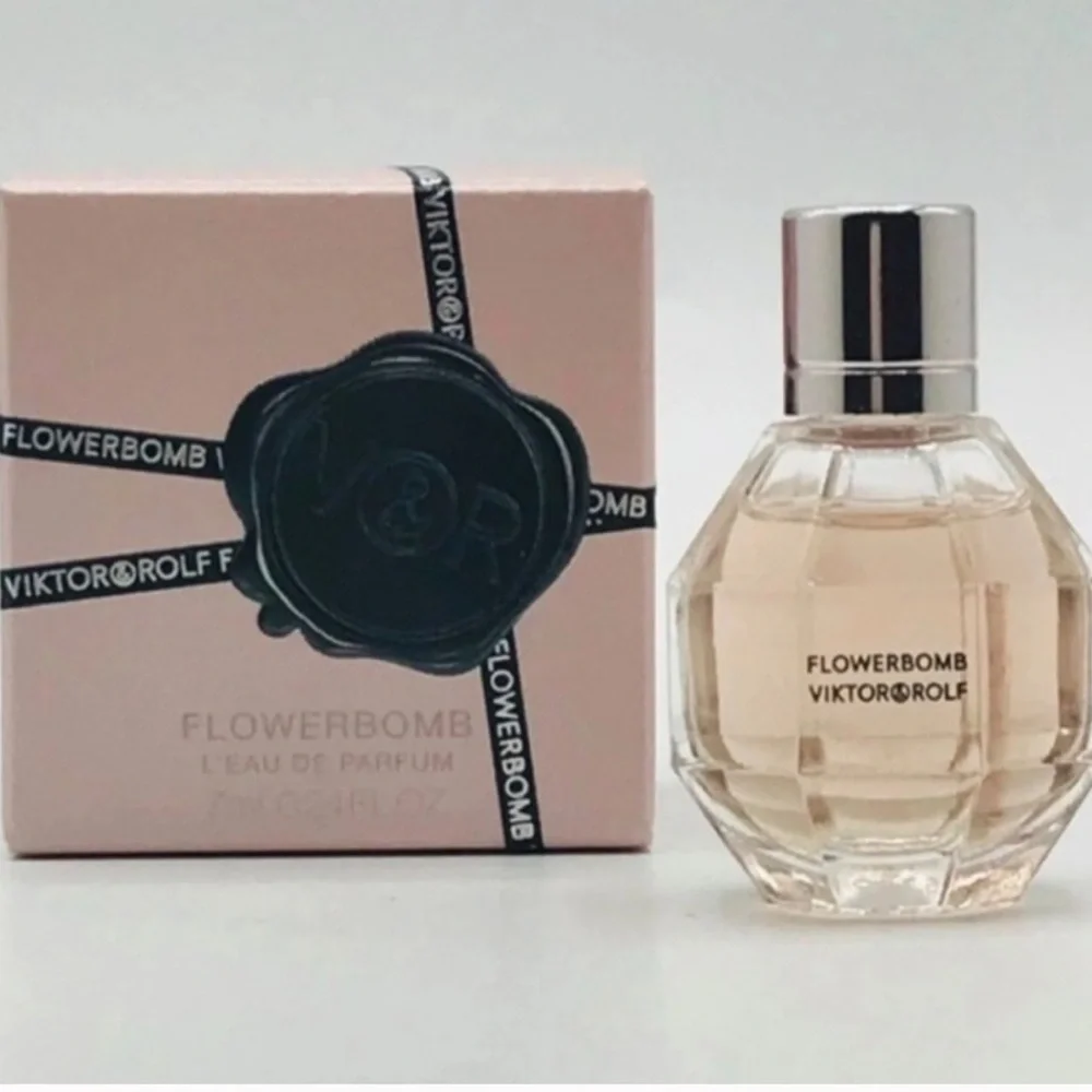 Viktor & Rolf Flowerbomb 7ml/0.24 fl.oz. - Picture 2 of 5